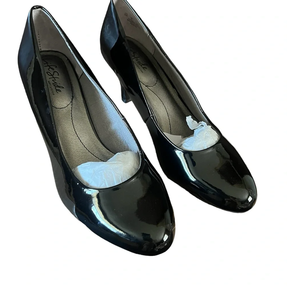 LifeStride Women's Parigi Stretch Pump